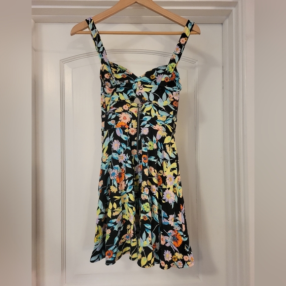 Flower Volcom Cutout Dress Size Small - Picture 2 of 4